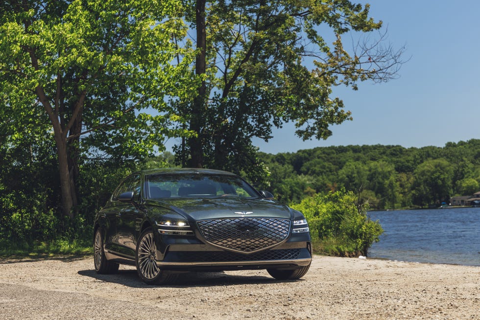 2023 genesis electrified g80