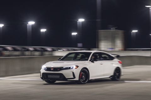 2024 Hyundai Elantra N Line VS Honda Civic Type-R