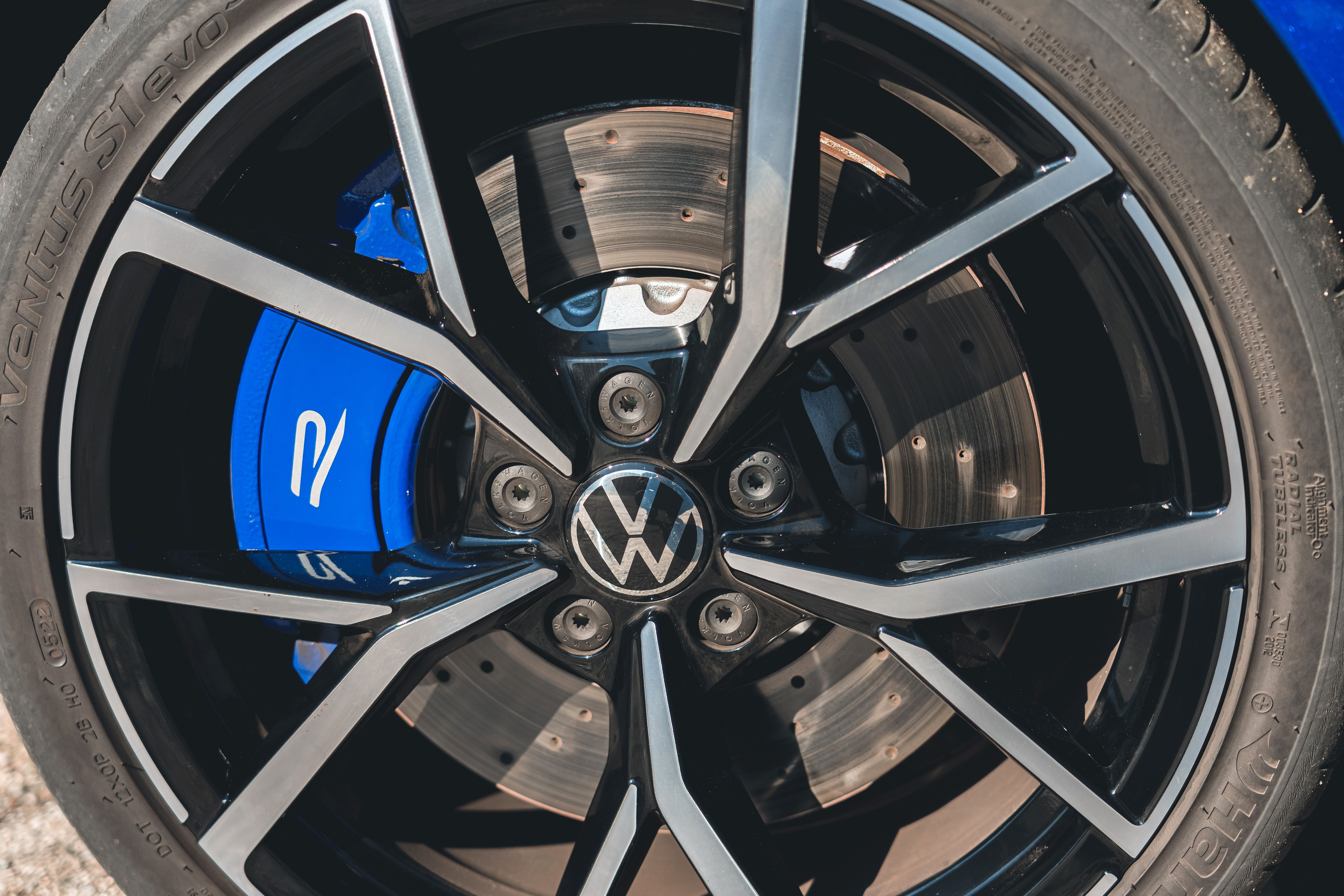 2022 volkswagen golf r