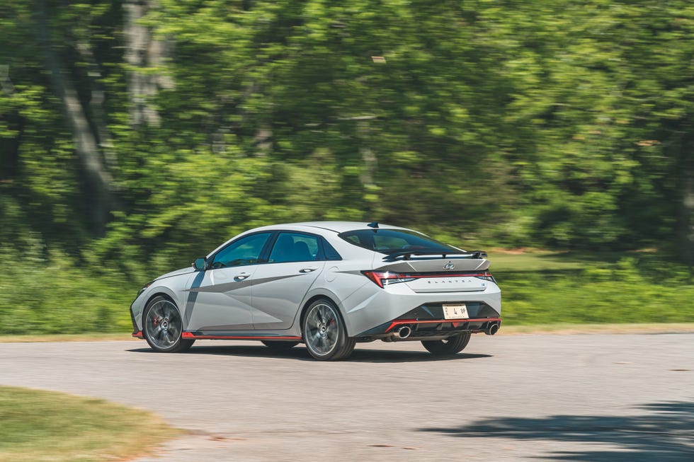 hyundai elantra 2023 coupé