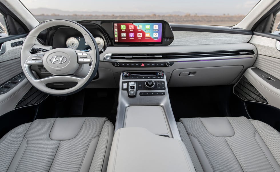 Hyundai Palisade Interior (via:carandriver.com)