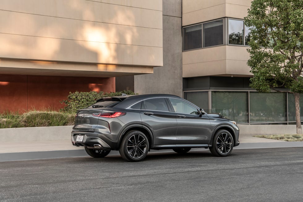 View Photos of the 2023 Infiniti QX55