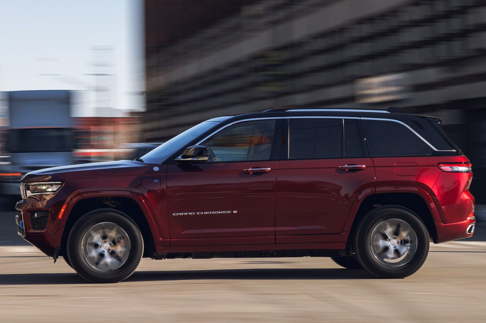 2023 Jeep Grand Cherokee 4xe PHEV Costs a Lot to Save a Little 2023 Jeep Grand Cherokee 4xe PHEV Costs a Lot to Save a Little