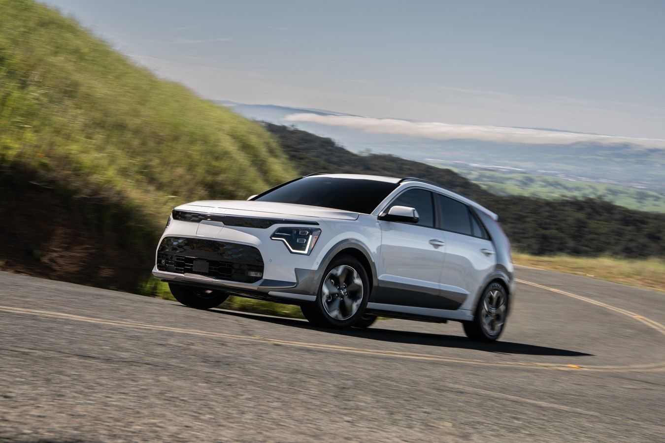 ouder band Mentaliteit 2023 Kia Niro EV Review, Pricing, and Specs