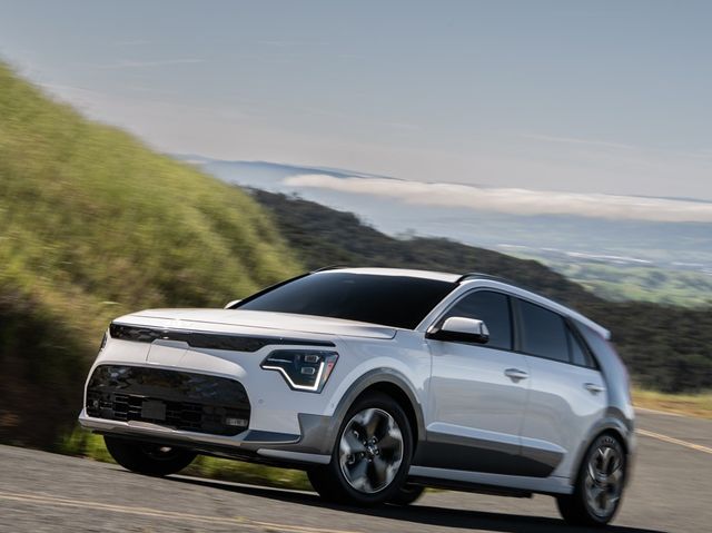 ouder band Mentaliteit 2023 Kia Niro EV Review, Pricing, and Specs