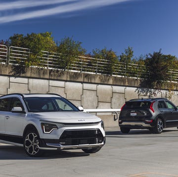 2023 kia niro phev ex premium and 2023 kia niro ex premium