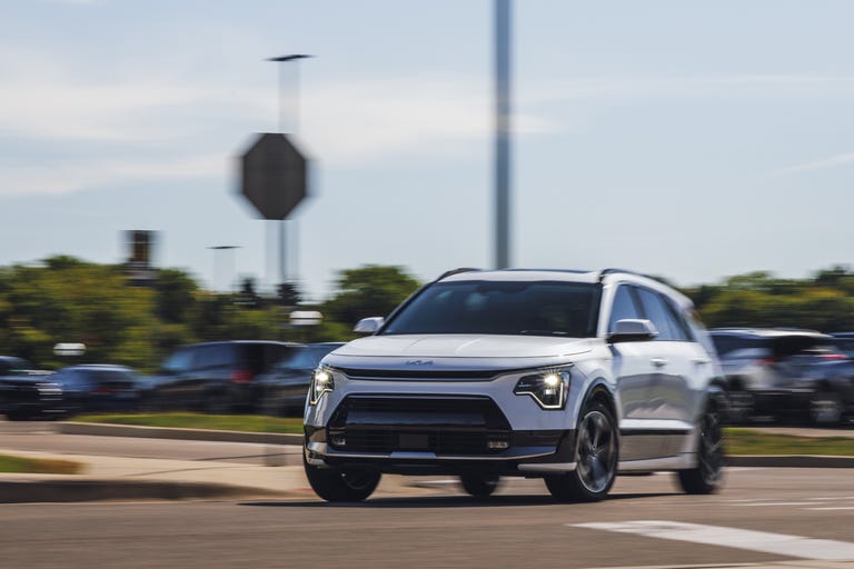 2025 Kia Niro Hybrid Review, Pricing, and Specs