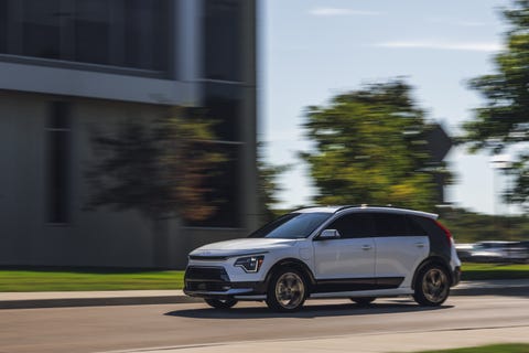 2023 kia niro phev ex premium and 2023 kia niro ex premium