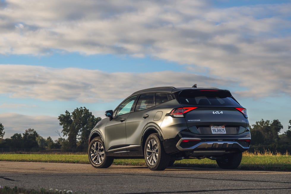 2025 Kia Sportage Hybrid Review, Pricing, and Specs