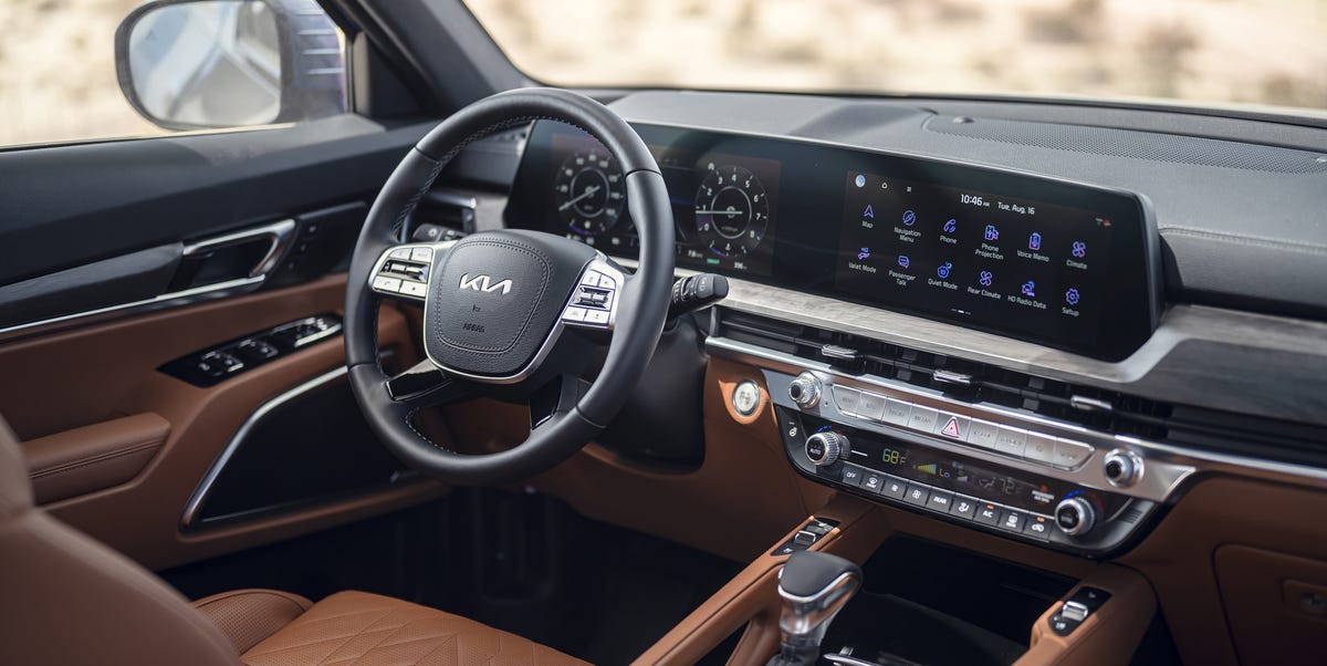 View Interior Photos of the 2023 Kia Telluride