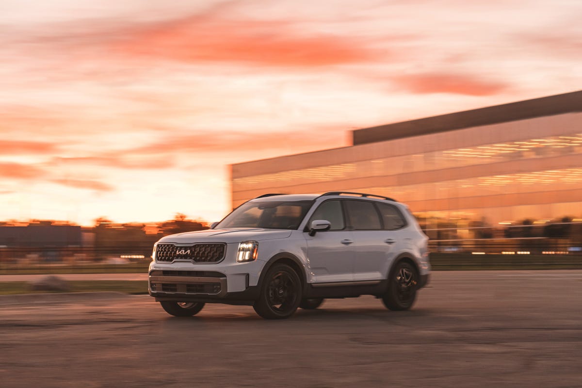 Who puts tire shine on their Telluride?