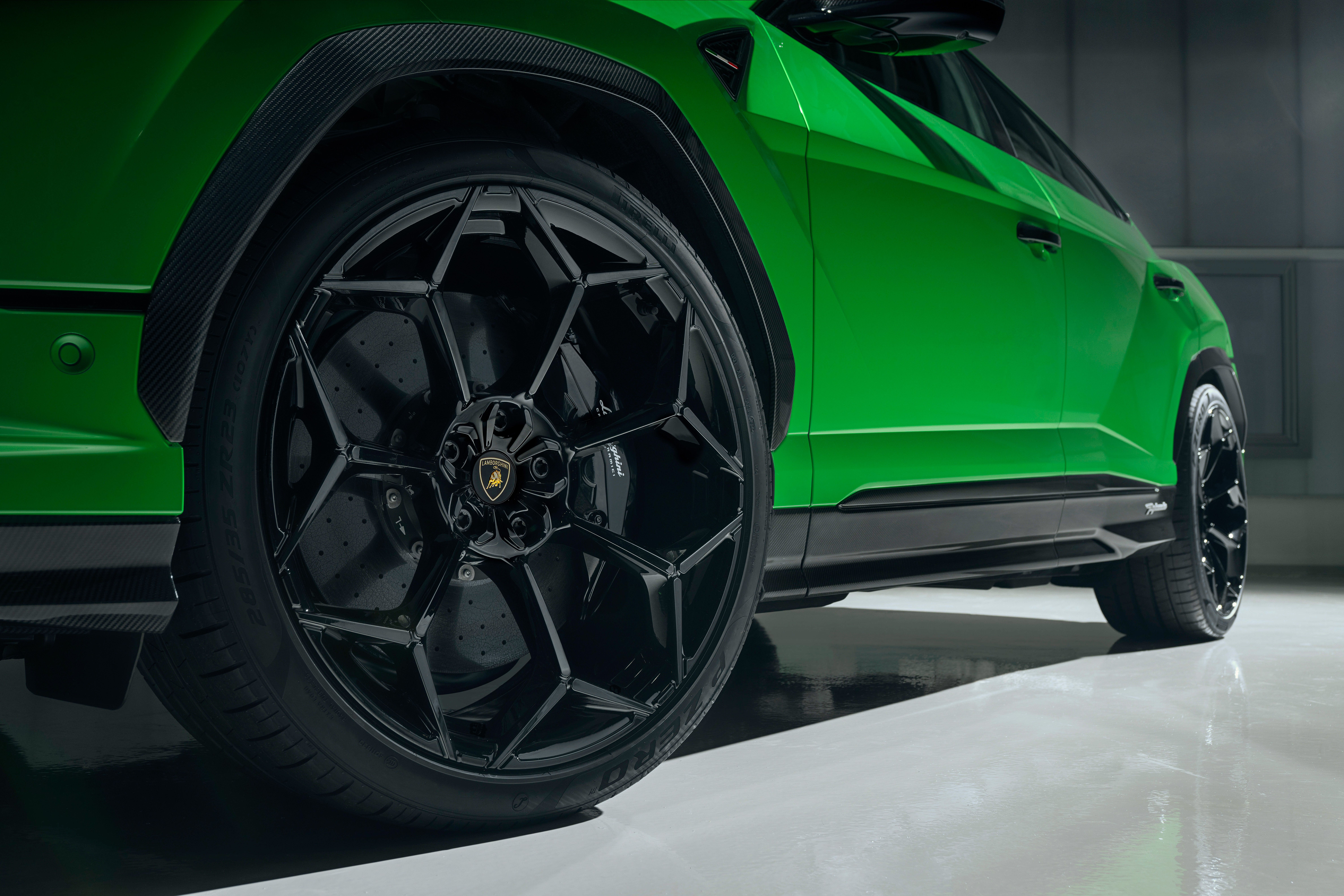 2023 Lamborghini Urus Performante revealed: less weight, more power