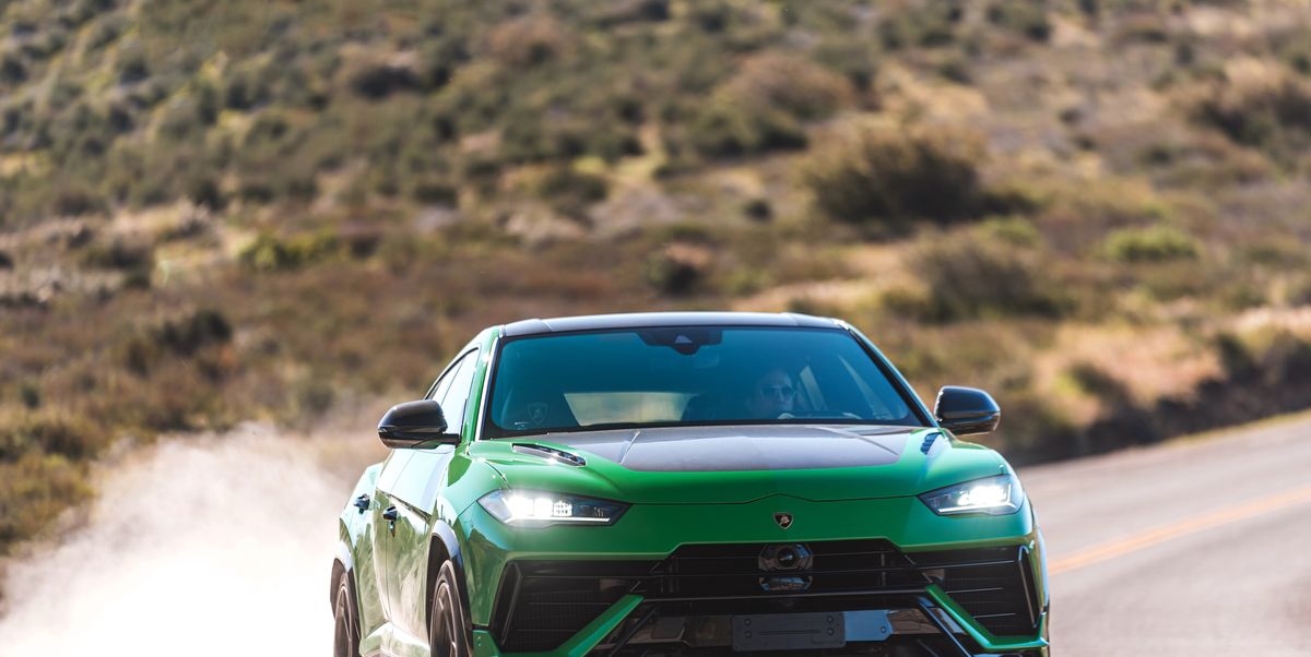View Photos of the 2023 Lamborghini Urus Performante
