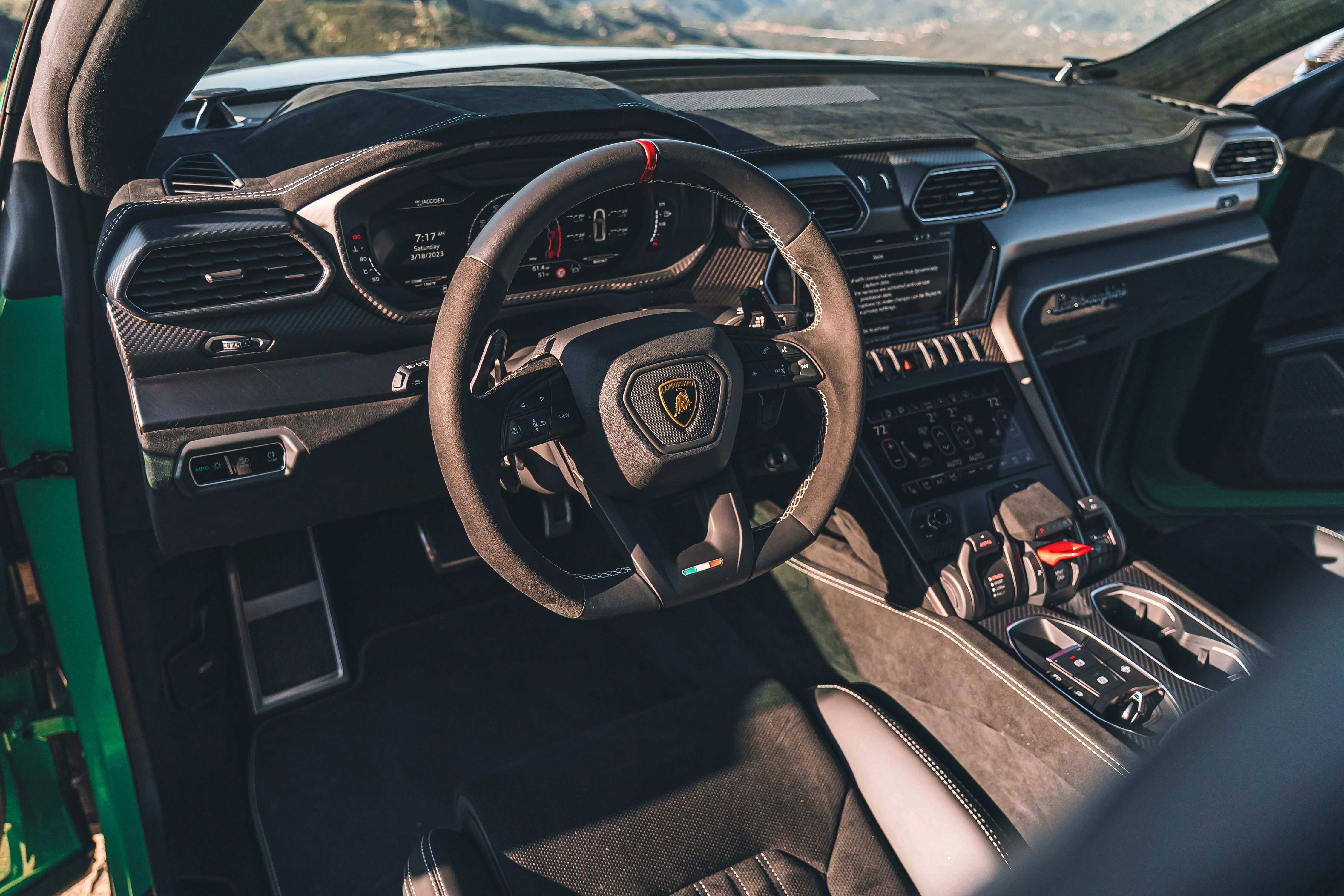 2023 Lamborghini URUS Performante - Sound, interior and Exterior