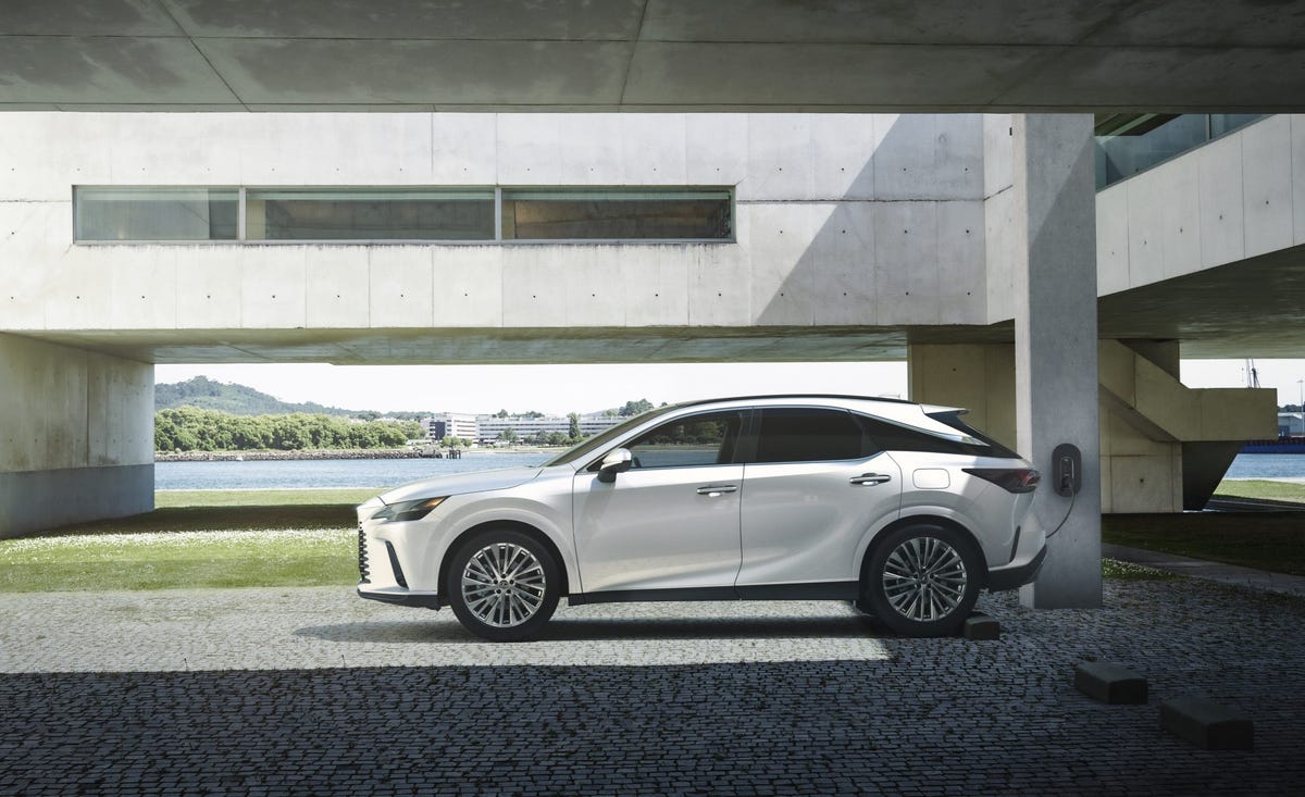 View Photos of the 2023 Lexus RX Hybrid