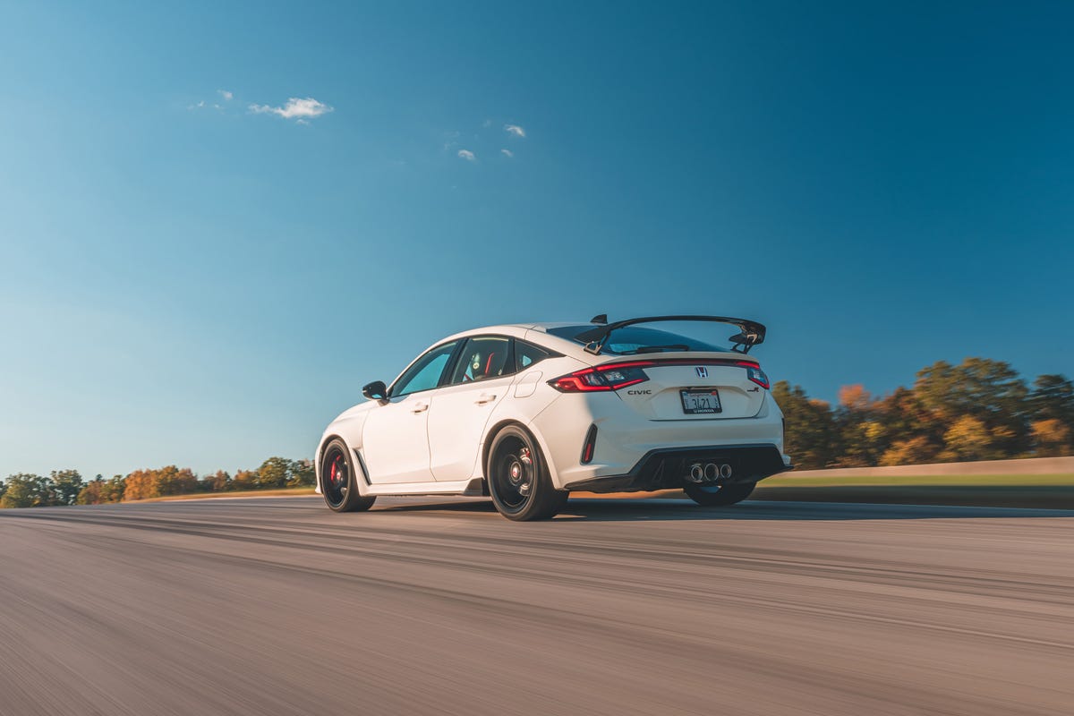 www.caranddriver.com