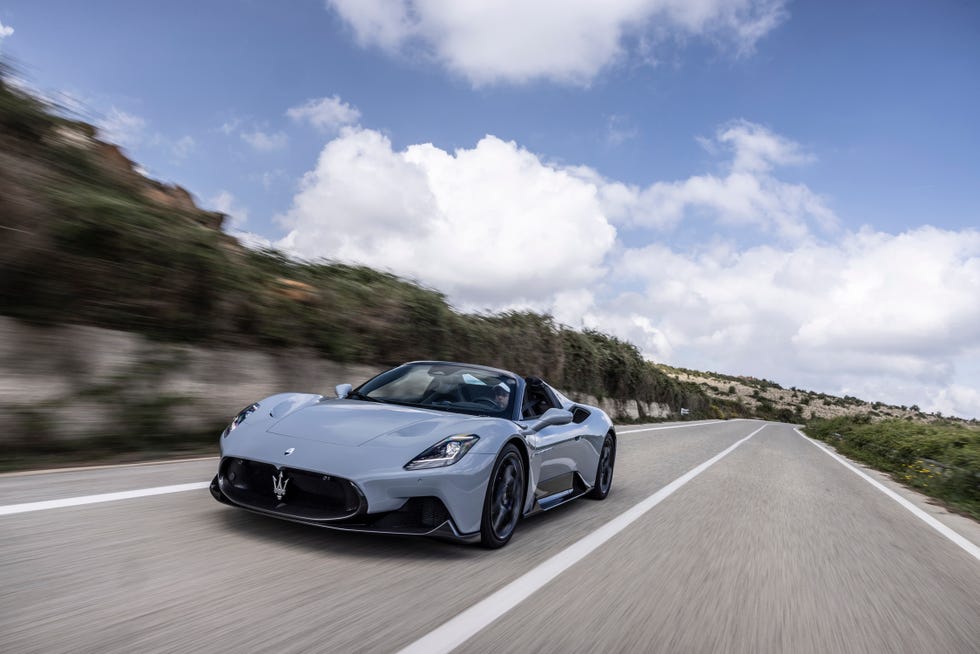 2023 Maserati MC20 Cielo Convertible: Roofless Ambition