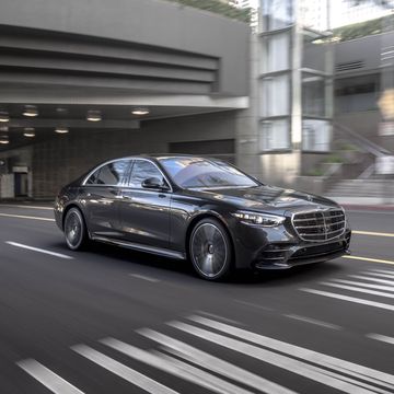 2023 mercedes benz s 580 4matic driving downtown