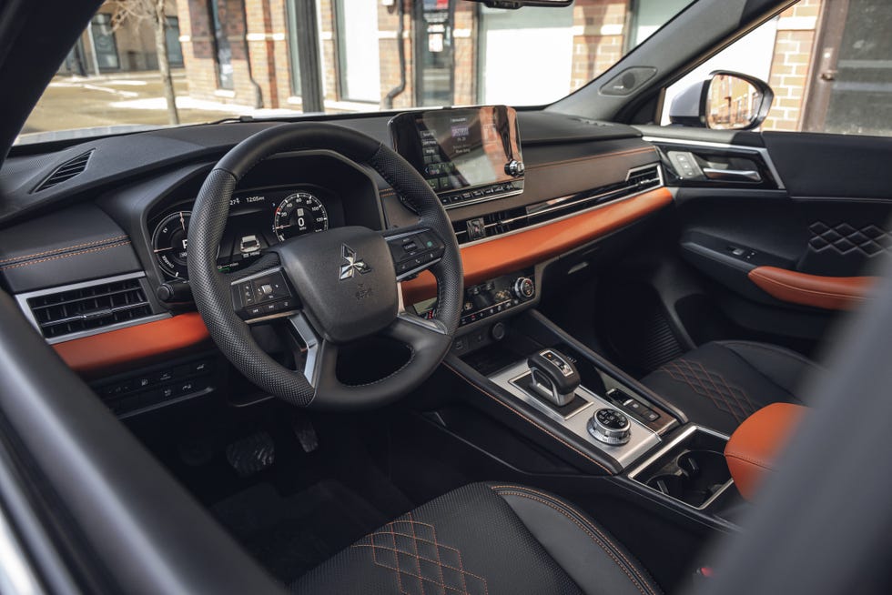 2025 mitsubishi outlander phev interior