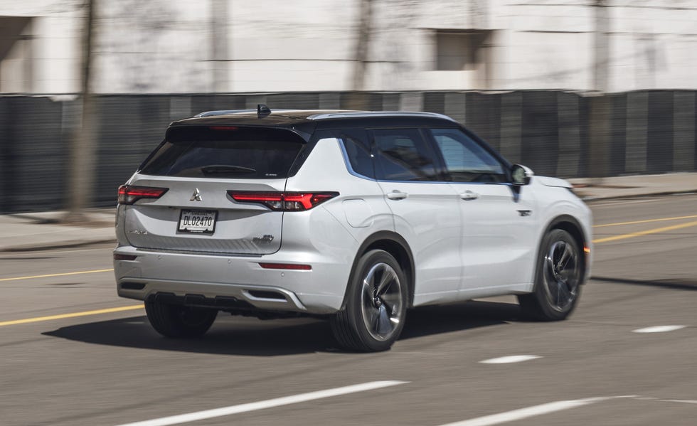 2025 Mitsubishi Outlander PHEV rear 2025 mitsubishi outlander phev rear