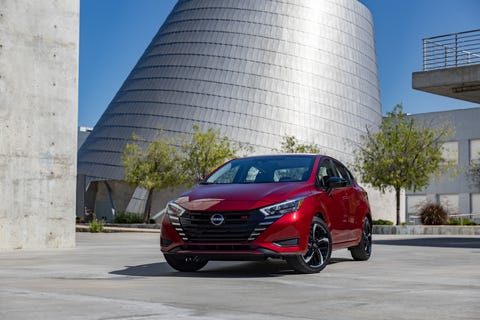 2023 nissan versa red