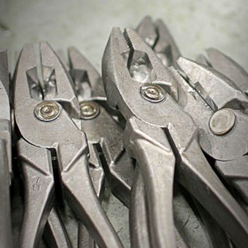 watch klein tools forge its worldfamous pliers