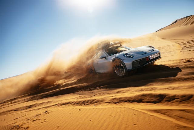 2023 porsche 911 dakar