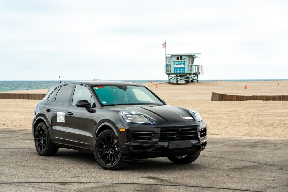 prototype porsche cayenne 2023