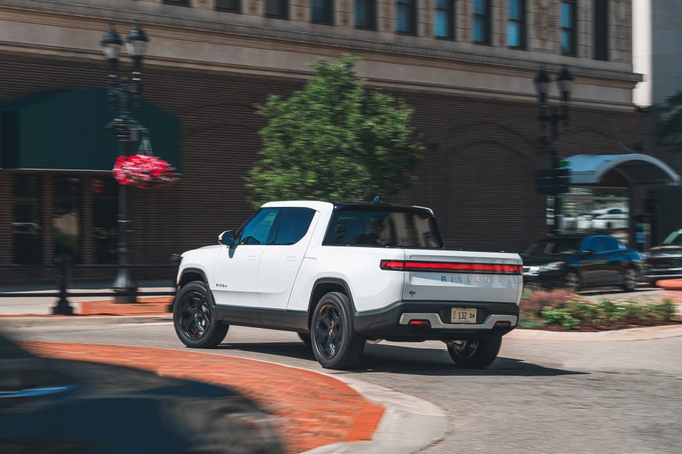 2023 rivian r1t dualmotor