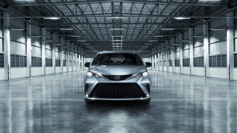 2023 Toyota Sienna 25th Anniversary Edition 2025 Volkswagen ID.Buzz vs 2023 Toyota Sienna