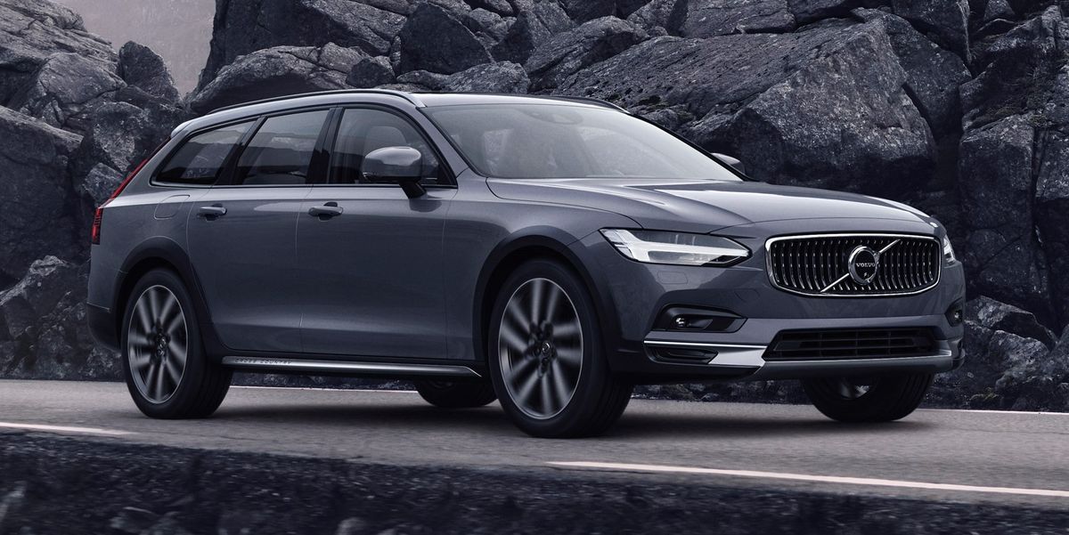 2023 V90 Cross Country Review, Pricing, and Specs