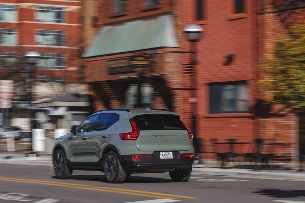 2024 volvo xc40 b5 awd ultimate rear