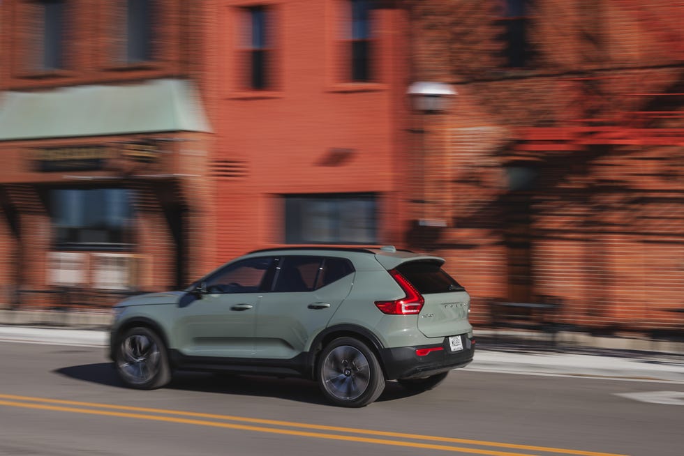 2023 volvo xc40 b5 awd ultimate