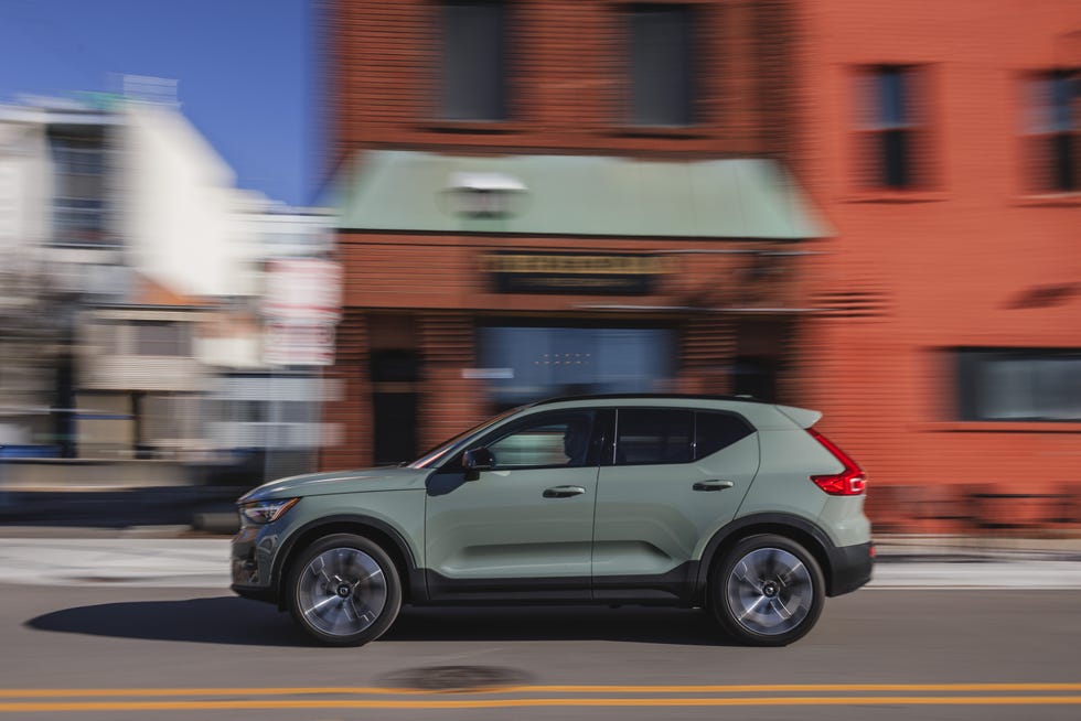 2023 volvo xc40 b5 awd ultimate