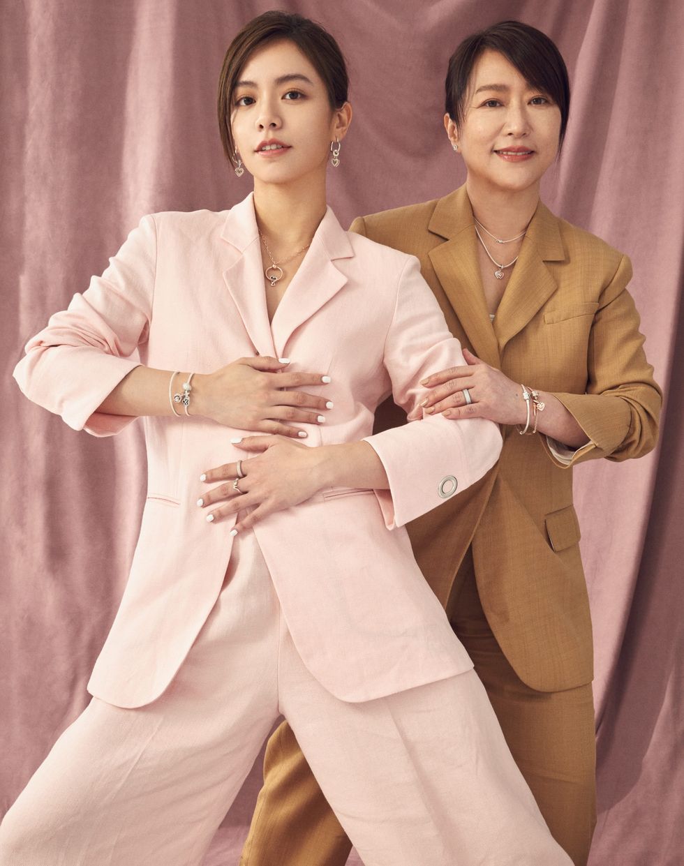 宋芸樺、宋媽媽首度合體時尚初體驗「留下甜蜜的軌跡，成為最難忘的母親節回憶。」