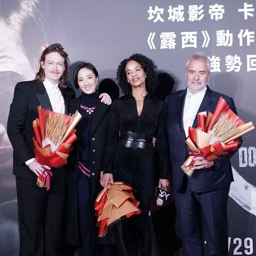 國際大導盧貝松在台灣宣傳《人犬》！與百名影迷近距離接觸，老朋友桂綸鎂驚喜站台：「亞洲最棒女演員！」