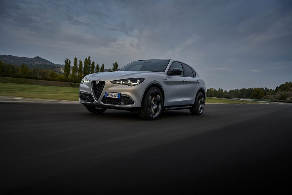 2024 Alfa Romeo Stelvio Photo Gallery