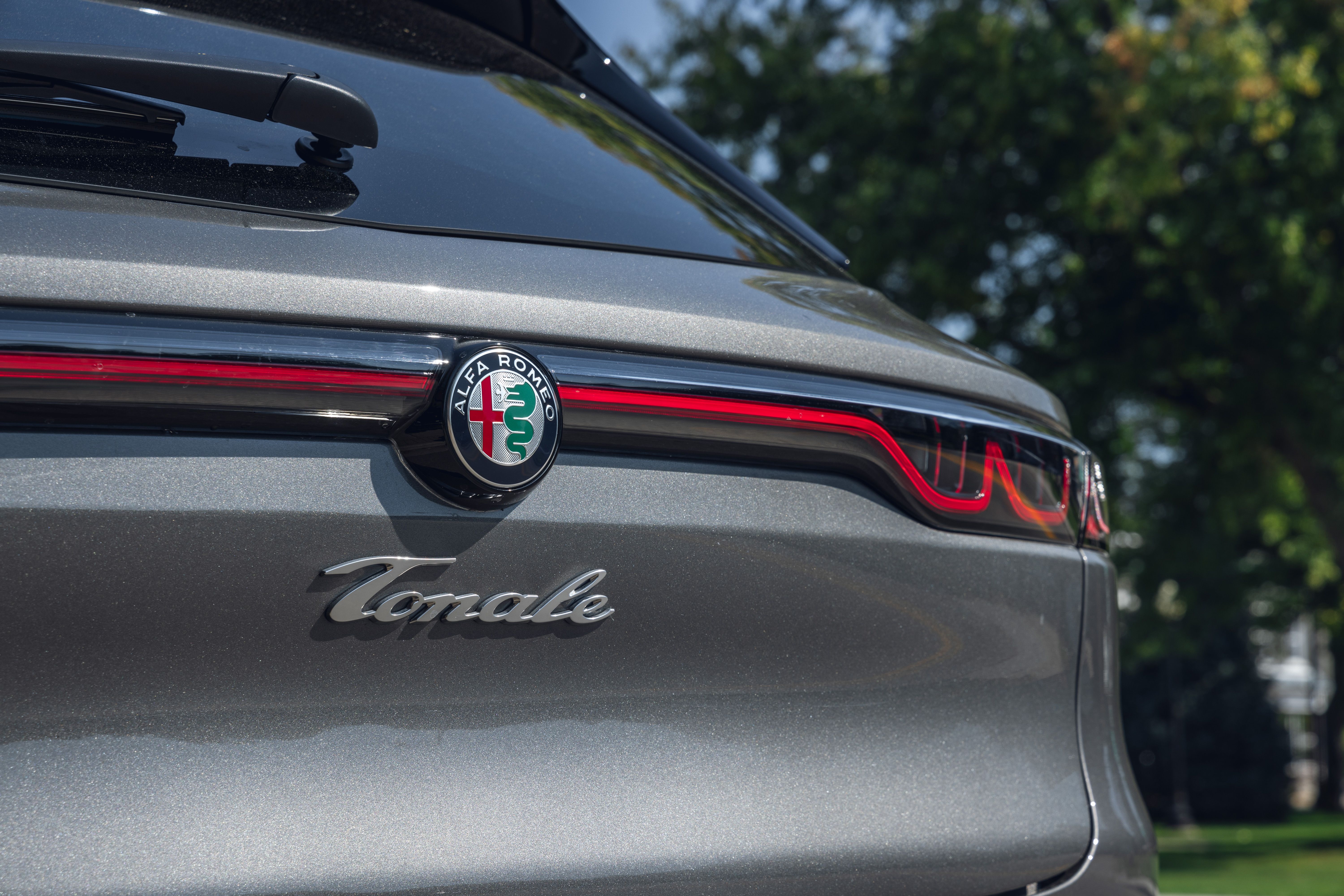 Alfa Romeo Tonale: 2024's Green SUV Champion - The EV Report