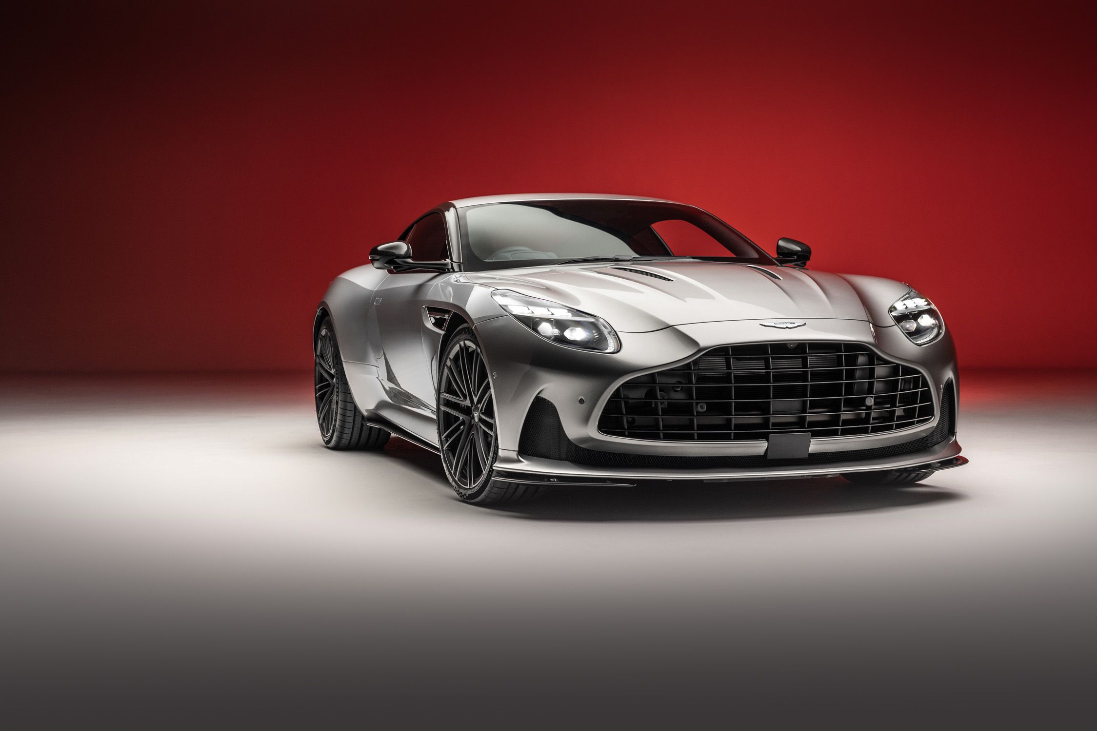 2024 Aston Martin DB12 Revealed as a 671 HP Super Tourer