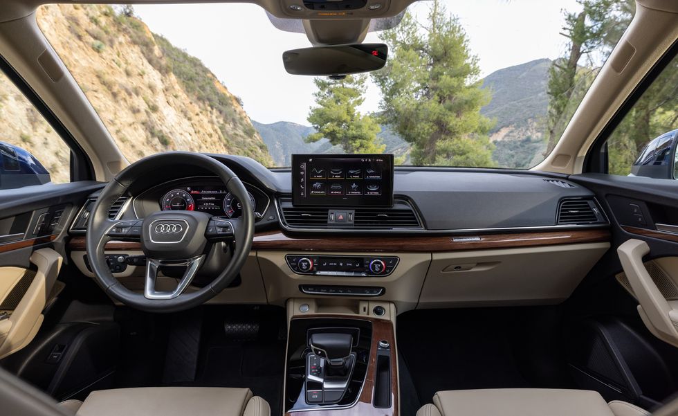 Audi Q5 из топ-3 лучших автомобилей мира привезут в Россию в мае