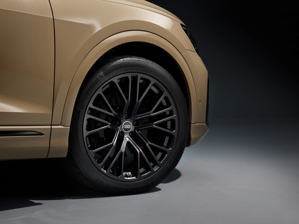 2024 Audi Q8 exterior detail 2024 audi q8 exterior detail