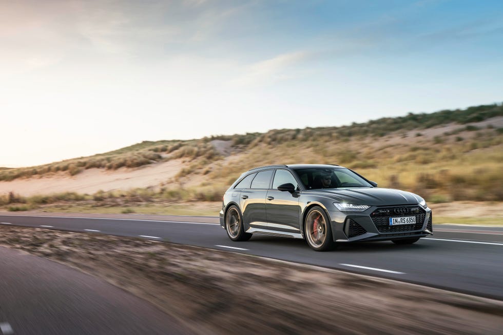 View Photos of the 2024 Audi RS6 Avant Performance