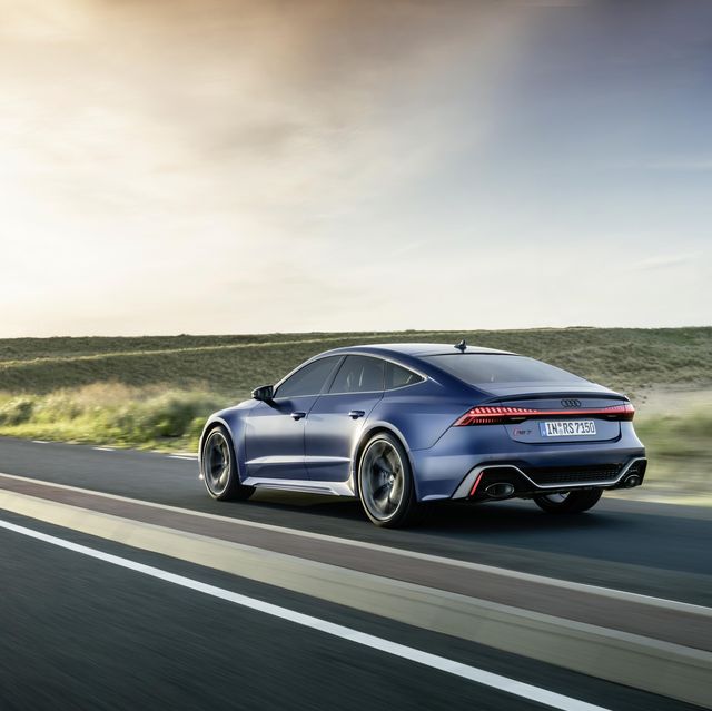 View Photos of the 2024 Audi RS7 Performance