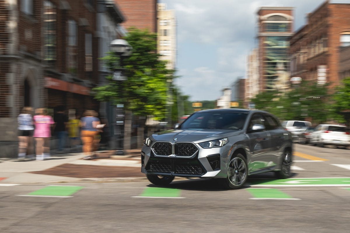 View Photos of the 2024 BMW X2 xDrive28i