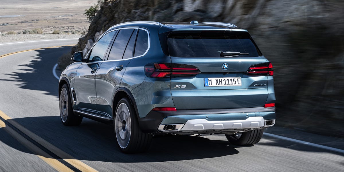 View Photos of the 2024 BMW X5