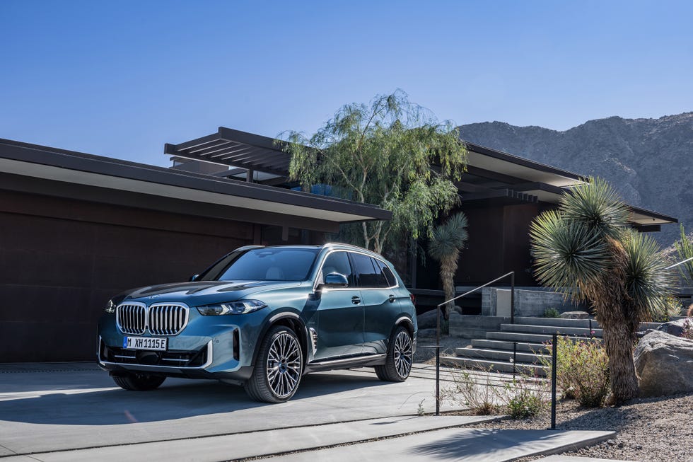 2024 BMW X5 2024 Toyota Land Cruiser vs BMW X5