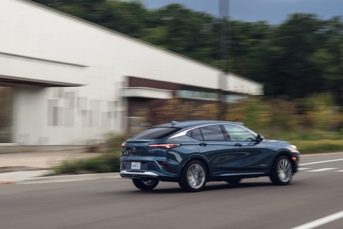 View Photos of the 2024 Buick Envista Avenir