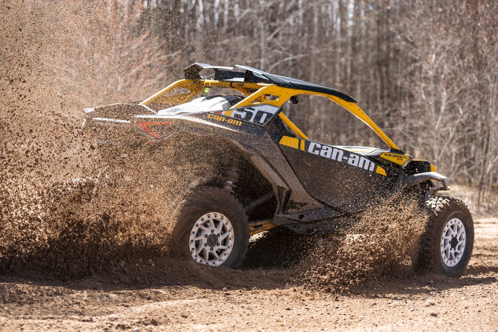 2024 can am maverick r