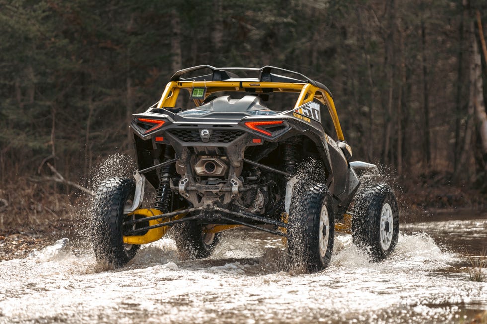 2024 can am maverick r