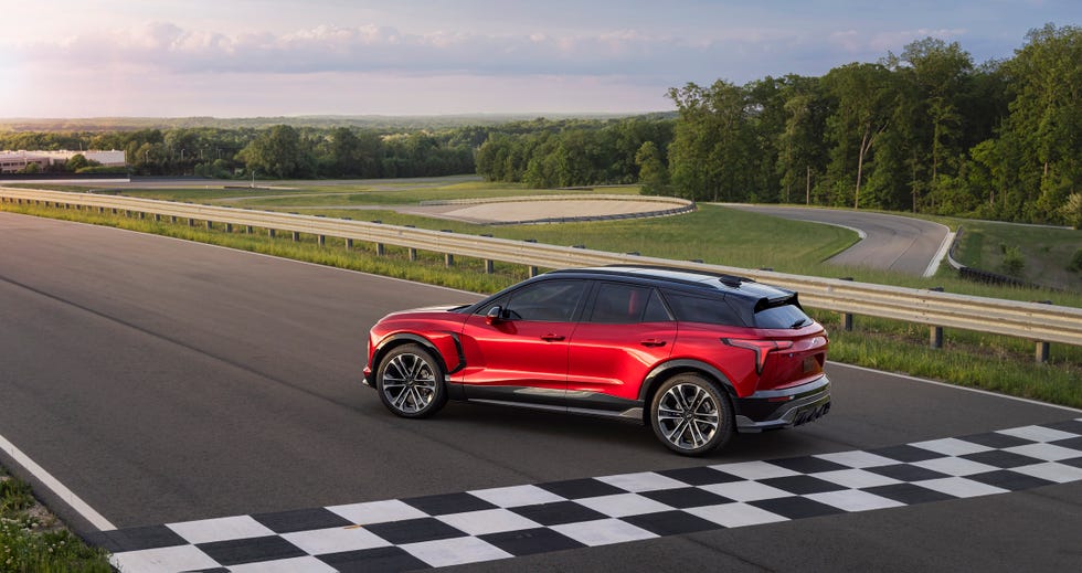 Exploring the 2025 Chevrolet Blazer EV Features thumbnail